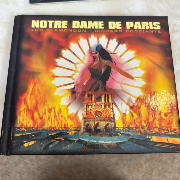 Notre Dame De Paris - Version Intégrale (2 CD et Livre) 1998 - Picture 5 of 12
